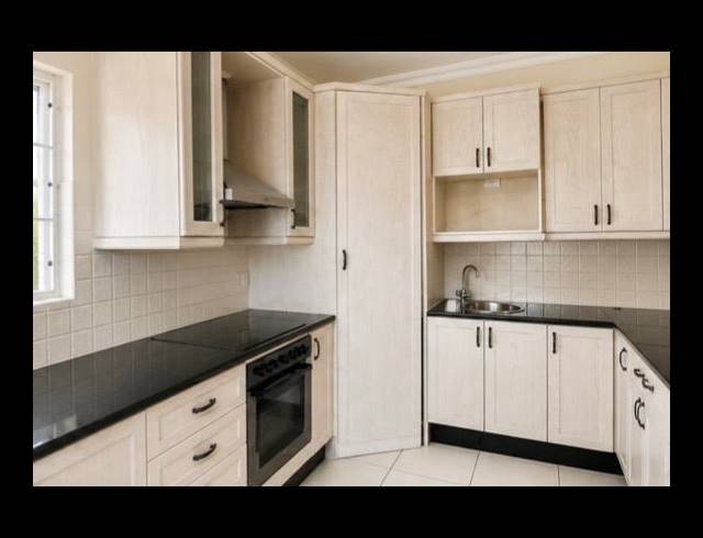 3 BEDROOM HOUSE FOR SALE IN MENLO PARK